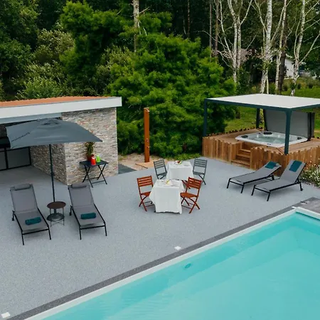 Гостевой дом La Maison Cachee-ba 4*
