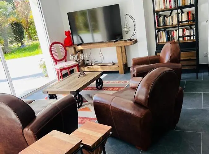 Pensjonat La Maison Cachee-ba 4*