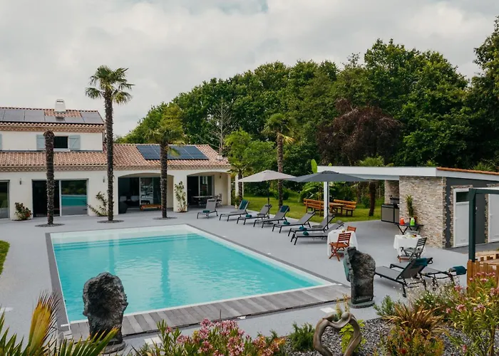 La Maison Cachee-ba Pensjonat 4*