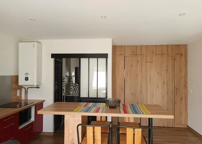 Pensjonat La Maison Cachee-ba La Teste-de-Buch