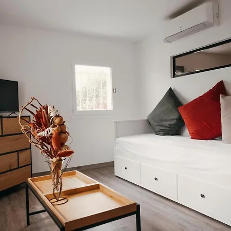 Pensión La Maison Cachee-ba 4*