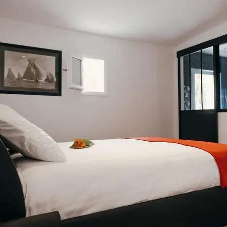 La Maison Cachee-ba Guest house *