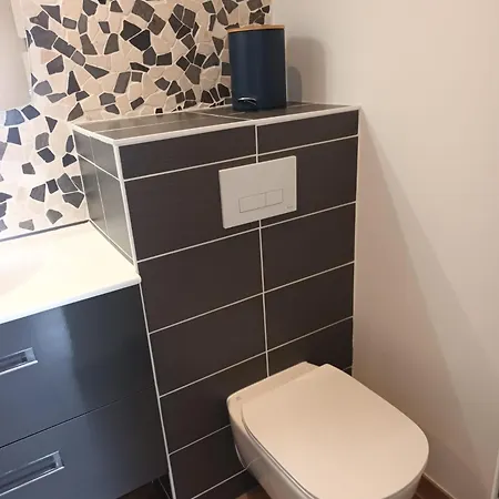 La Maison Cachee-ba Pensión 4*