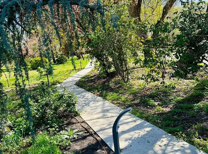 La Maison Cachee-ba בית הארחה